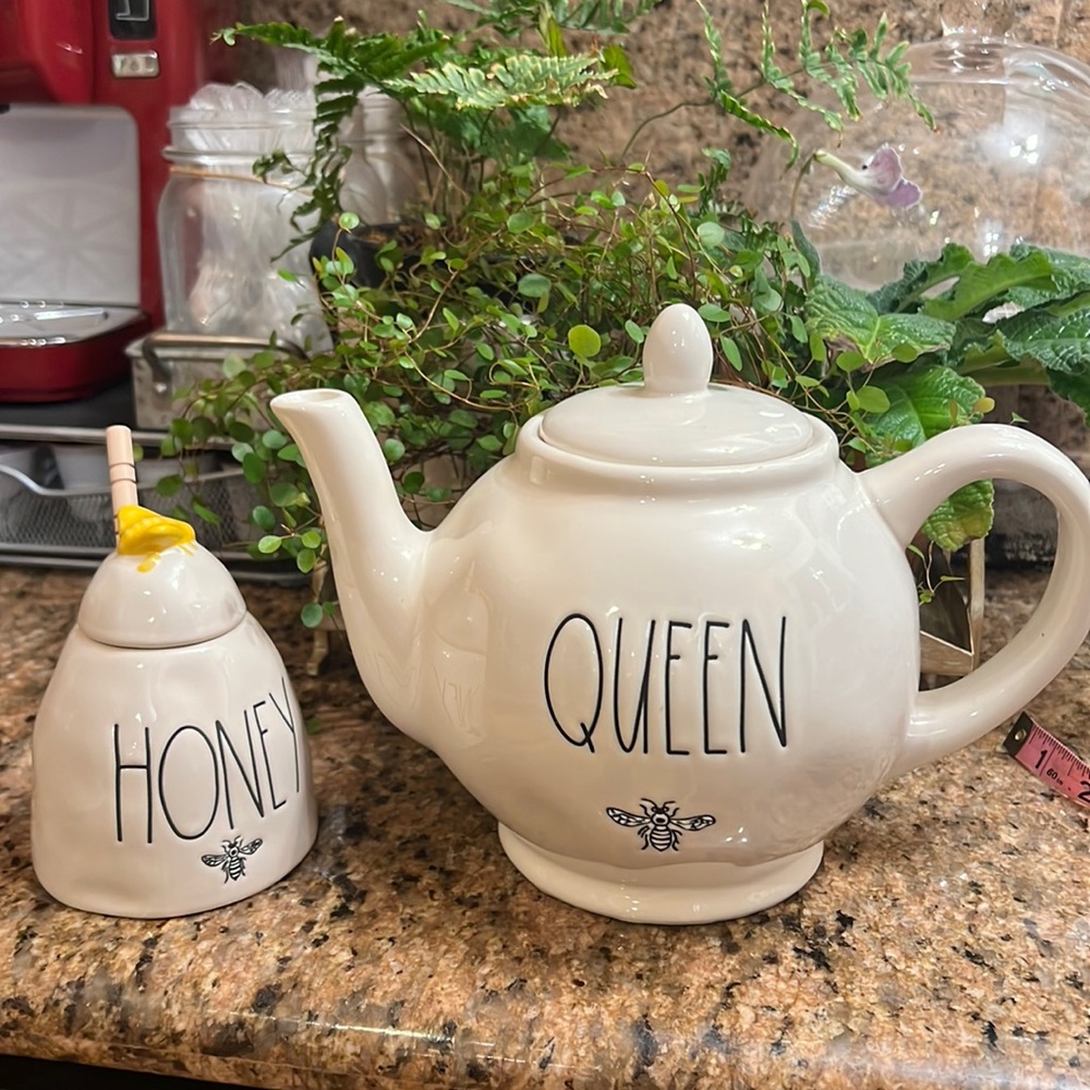 TEA AND HONEY RAE DUNN SET